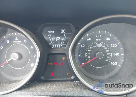 2015 Hyundai Elantra Se from USA, damaged, VIN 5NPDH4AE2FH571187